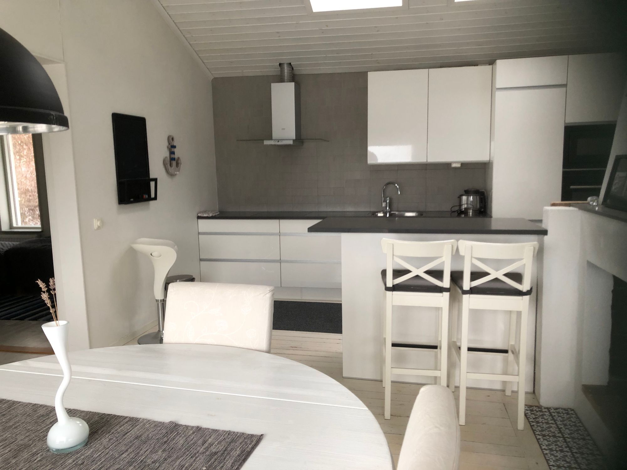 Sommarhus sjötomt vid Mälaren, Ekerö, Stockholm – bild 16 av 17