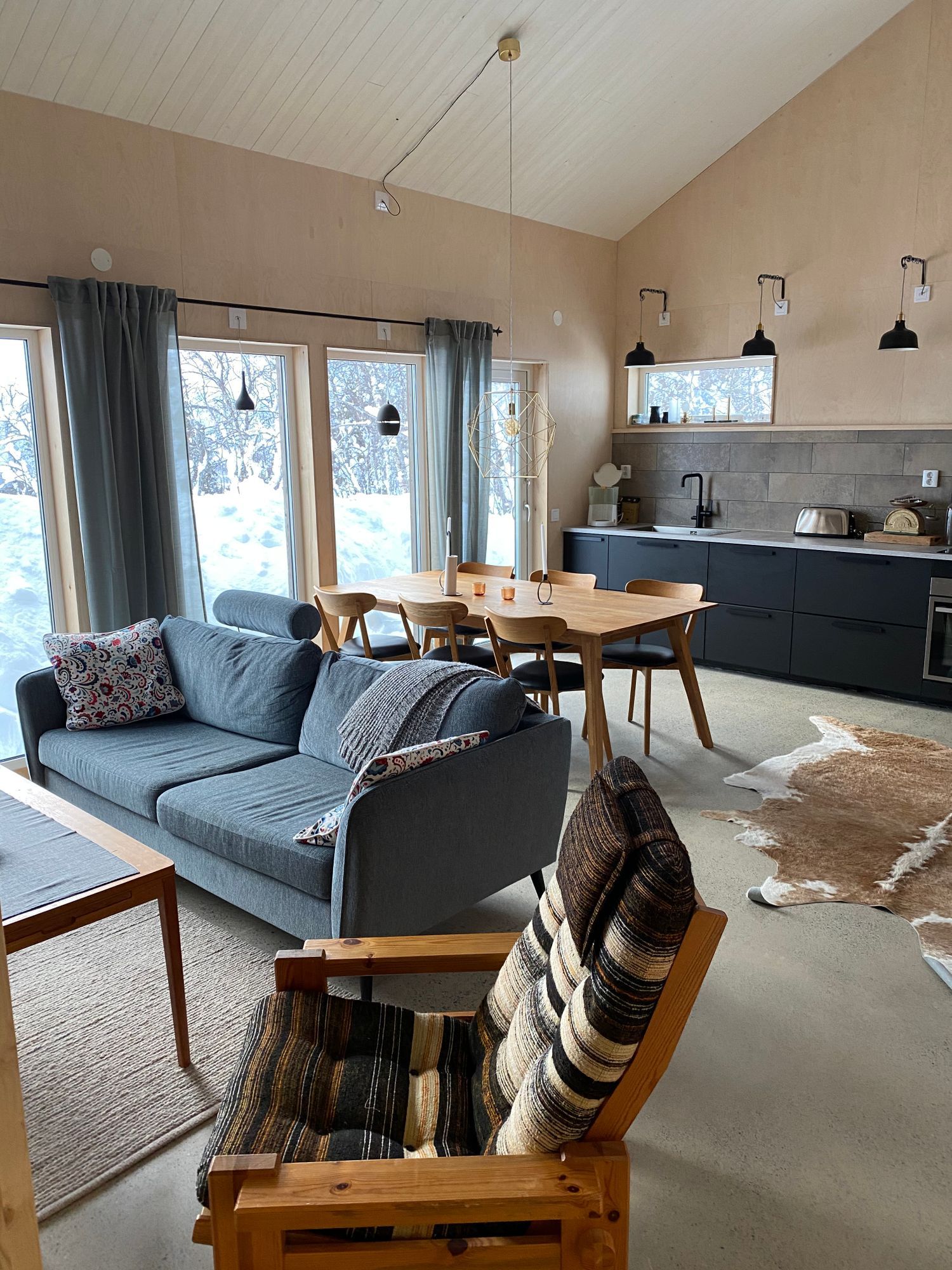 Mysig stuga i Kittelfjäll med fantastisk utsikt – bild 6 av 24
