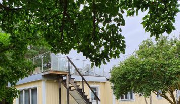 Stuga i åminne mot gothemhammar