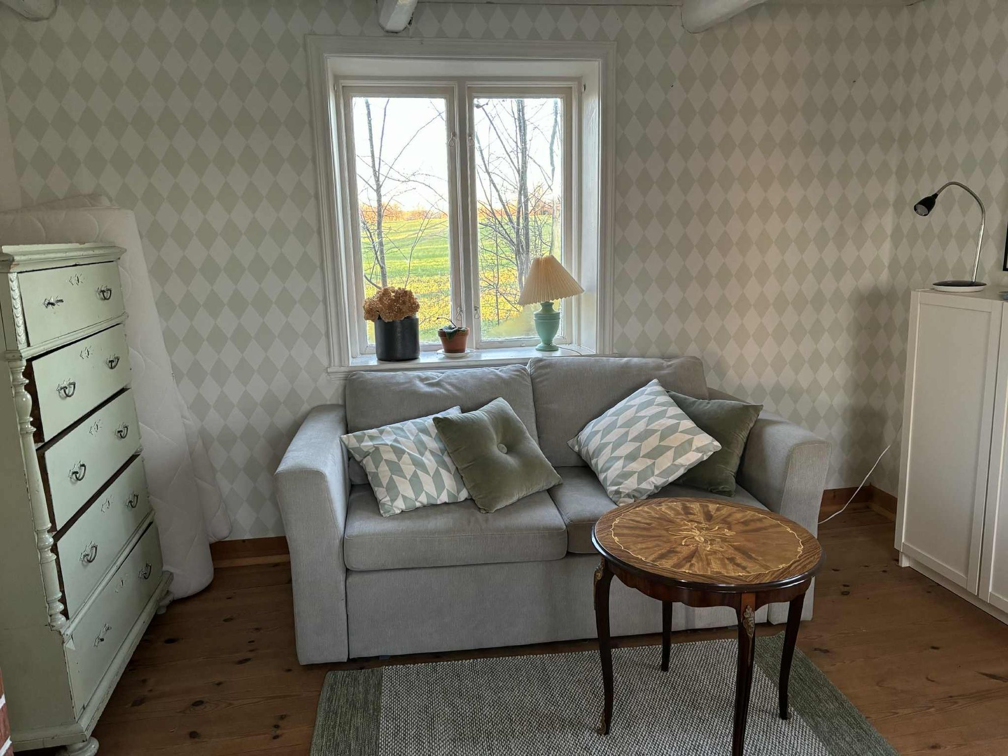Mysig stuga lantligt och fridfullt läge – bild 11 av 23