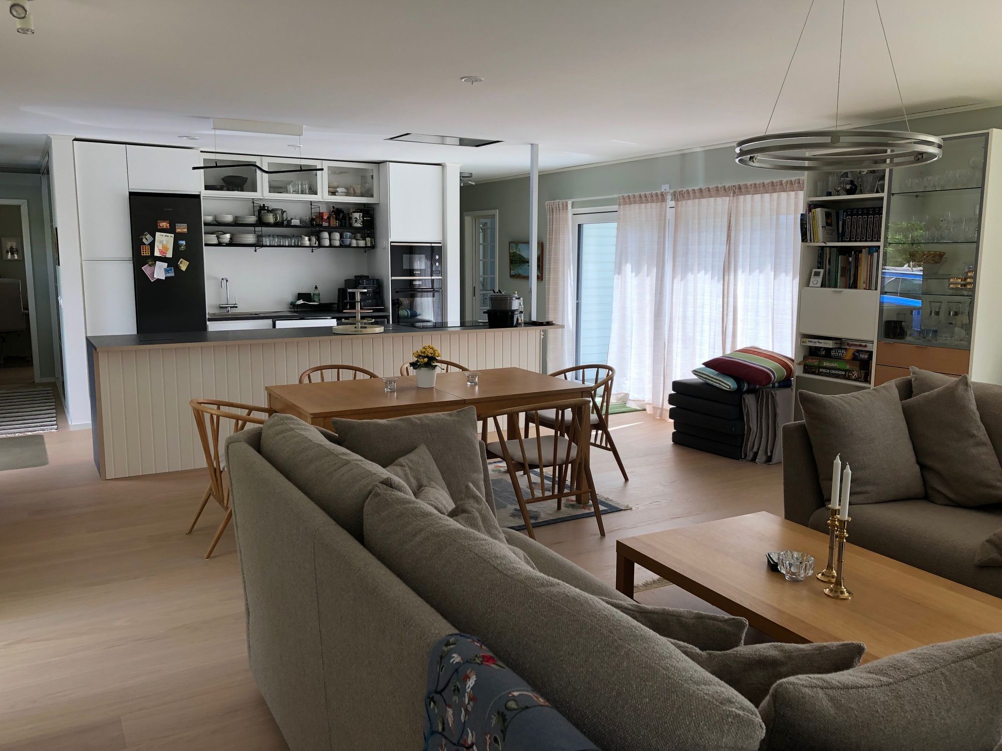 Vackert boende vid skogsranden – bild 4 av 24