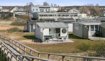 Strandnära badstuga på 28 kvm på Skrea Strand!