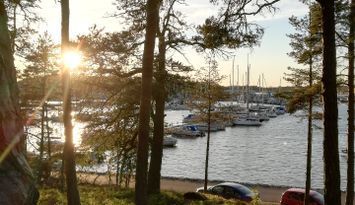 Mysig stuga med havs utsikt