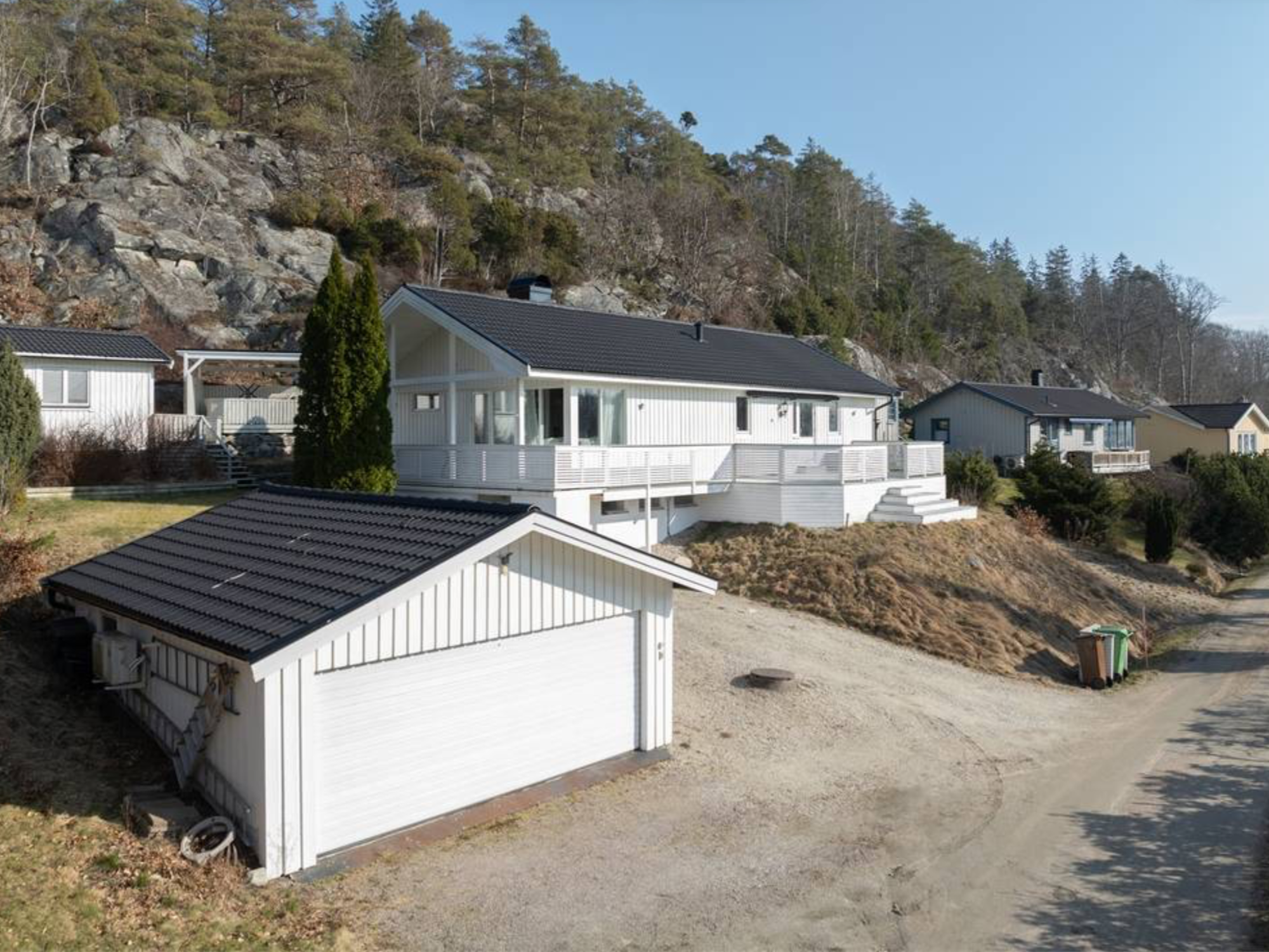 Fräscht hus nära bad i Gullmarsfjorden – bild 3 av 14