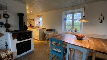 Older renovated limestone house in Öja på Sudret