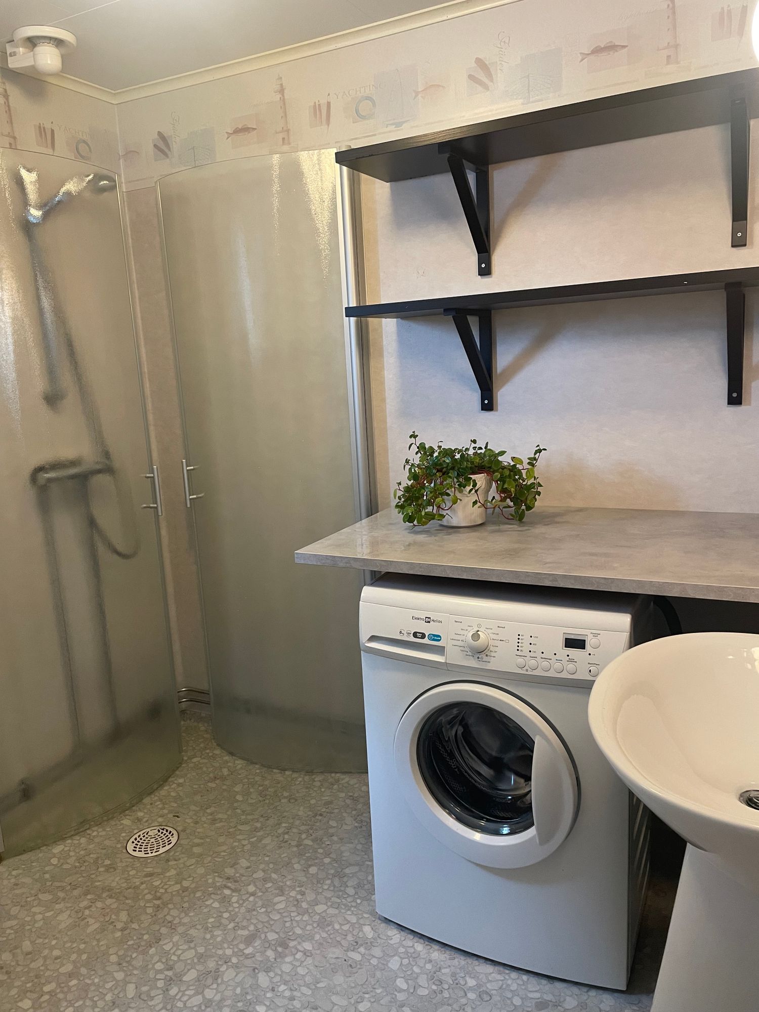 Nyrenoverad stuga med havsutsikt Kesnäs Udde – bild 8 av 24
