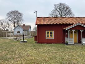 Sommargård med närhet till havet i Kuggeboda