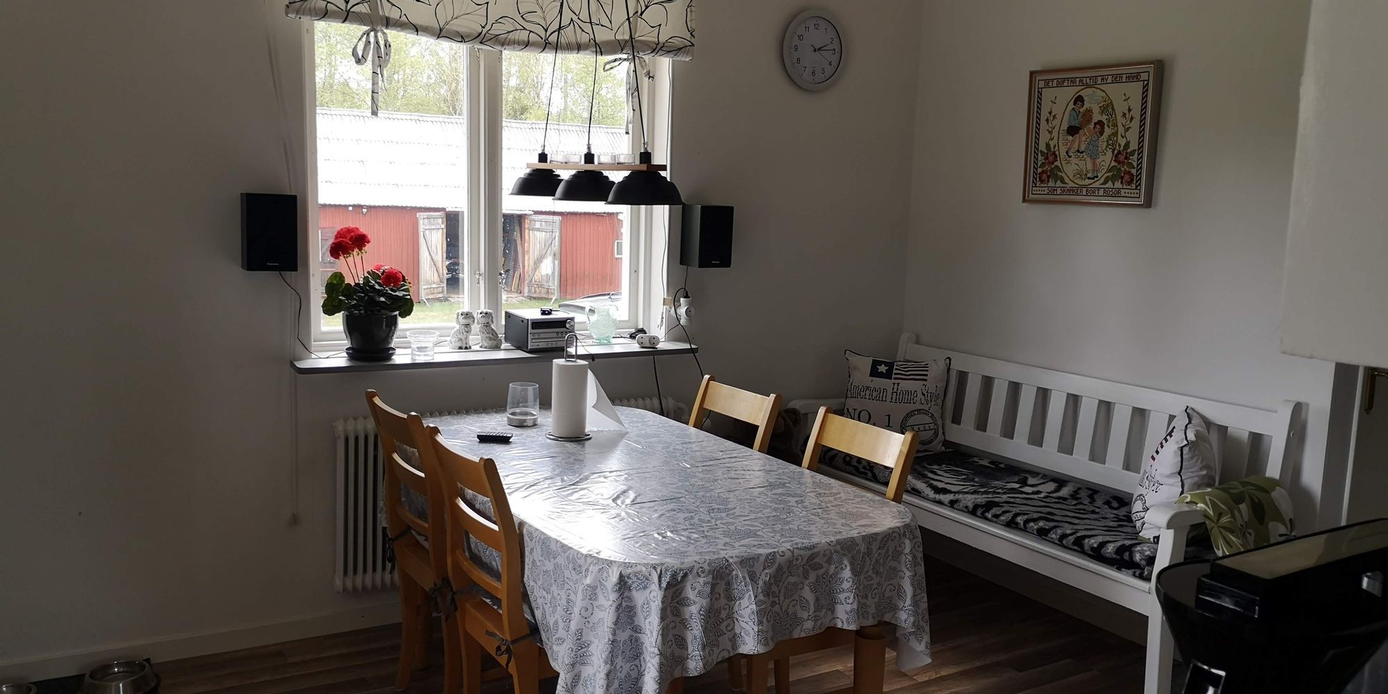 Fridfullt semesterhus – bild 2 av 16