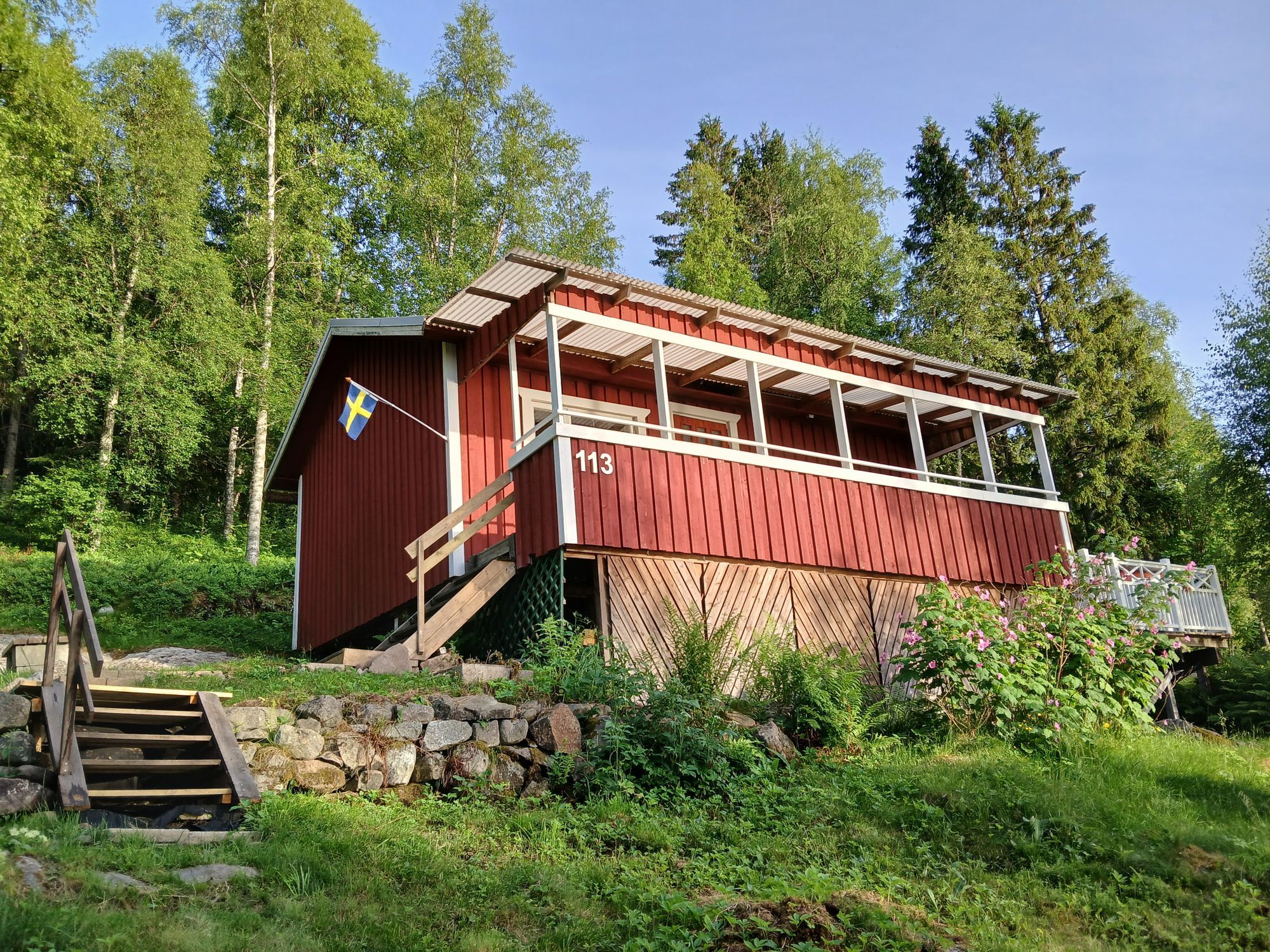 Stuga mitt på Höga Kusten med egen brygga och båt