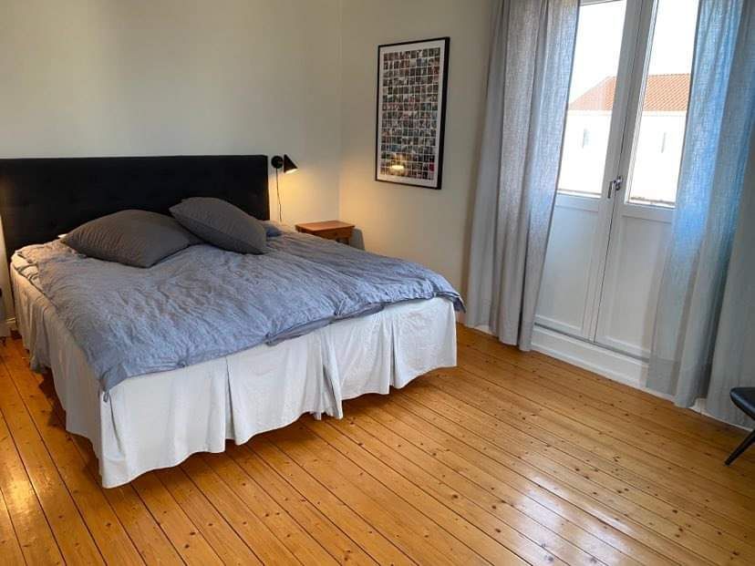 Hus med härlig trädgård mitt i Visby – bild 7 av 12