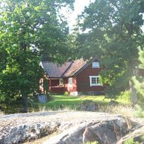Nabben Fagerholm. Charming cottage with lake plot.
