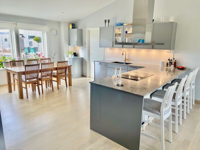 Lyxig strandnära villa i Båstad – bild 4 av 13