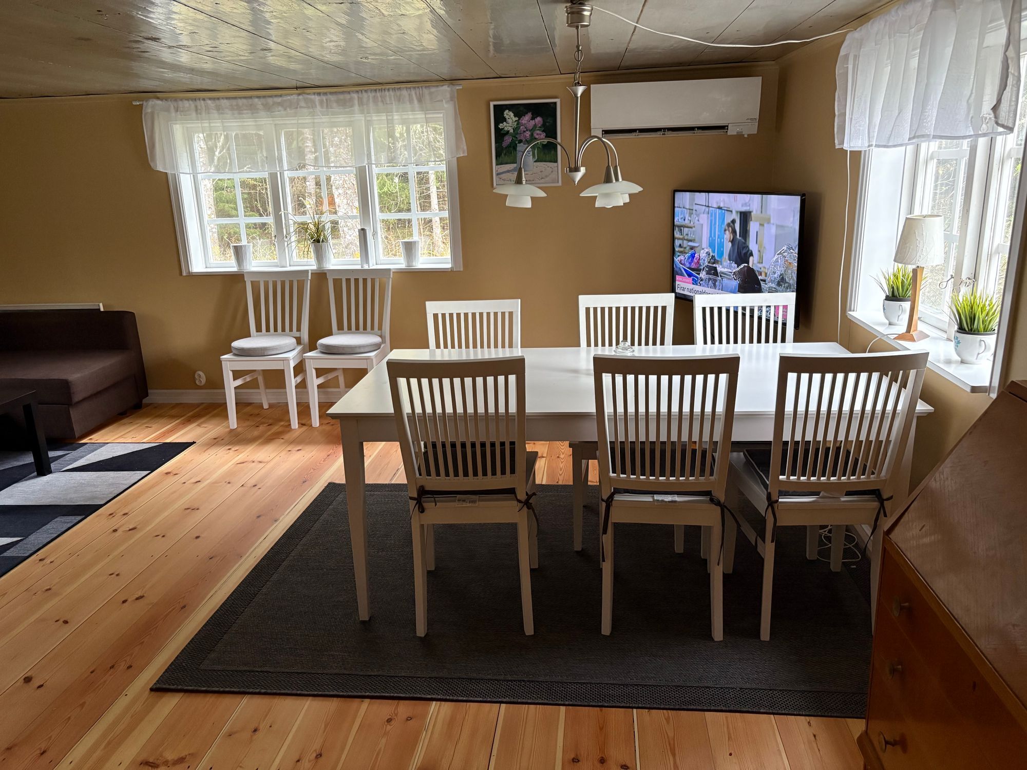 Mysig stuga med bra bad och fiske – bild 8 av 24