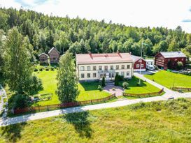 A 125m² dwelling, Lôkes Hälsingegård in Järvsö