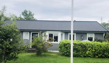 Strandnära hus centralt beläget i Byxelkrok