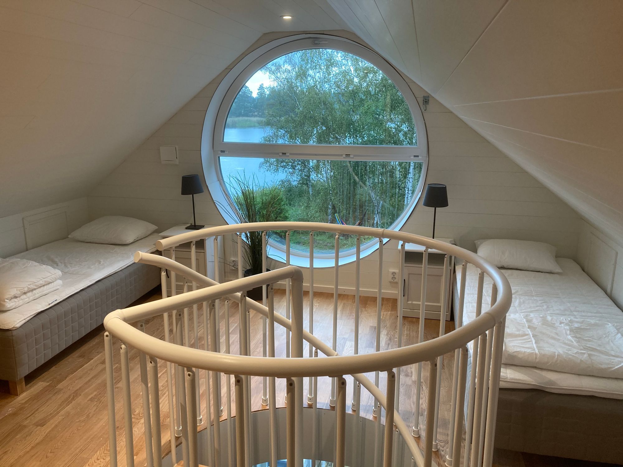 Nyare hus vid havet Egen tomt med brygga och båt – bild 12 av 24