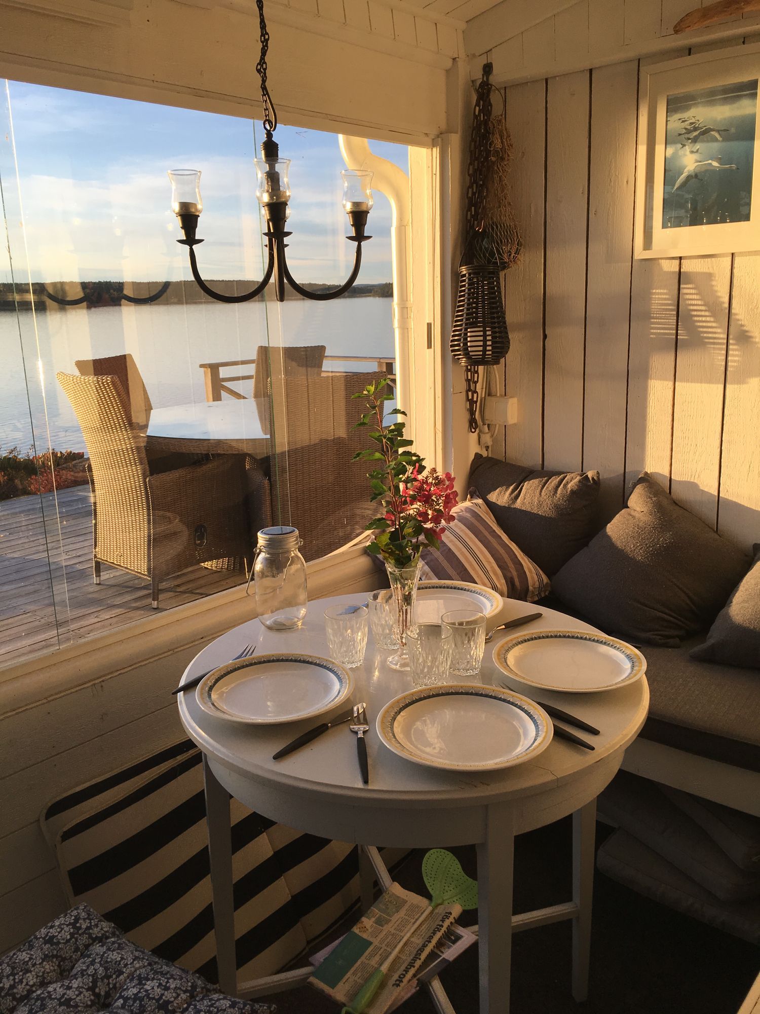 Sommaridyll vid sjö – bild 18 av 24