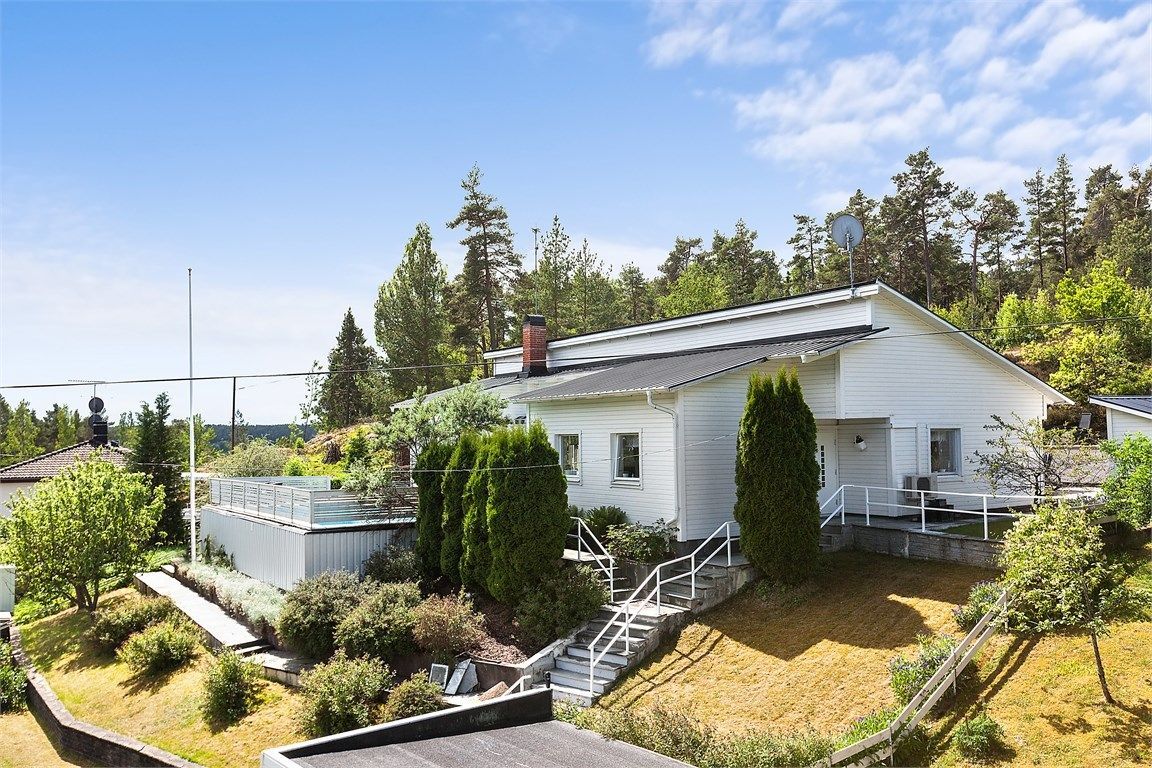 Villa med pool och bara 600m till havet! – bild 4 av 24