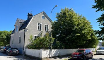 1920-tals villa nära muren