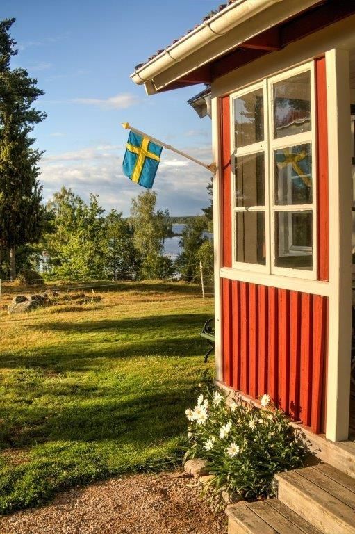 Charmig stuga med sjöläge - Smålandsidyll! – bild 2 av 24
