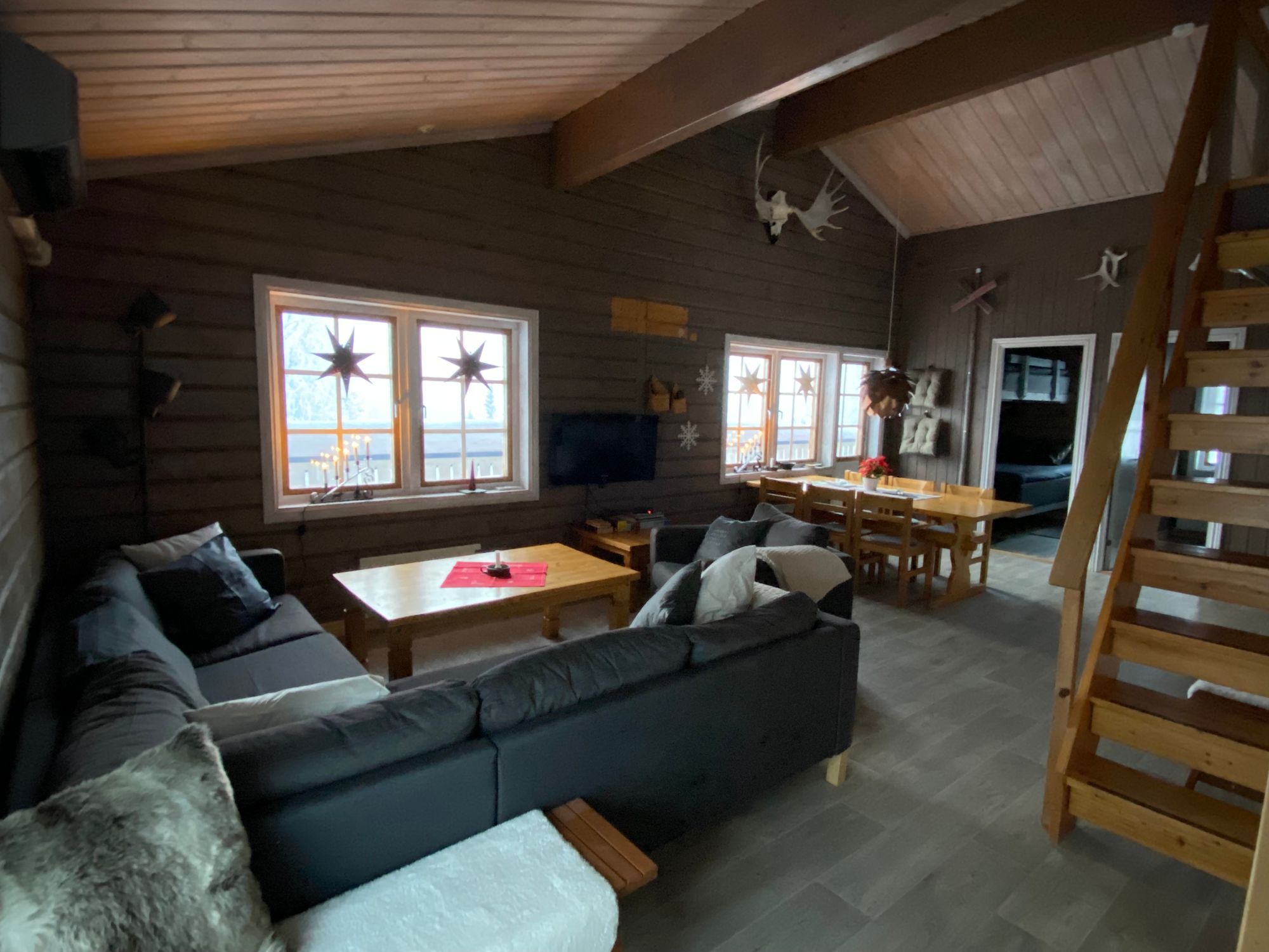 Mysig fjällstuga med utsikt i Stora Blåsjön – bild 8 av 24