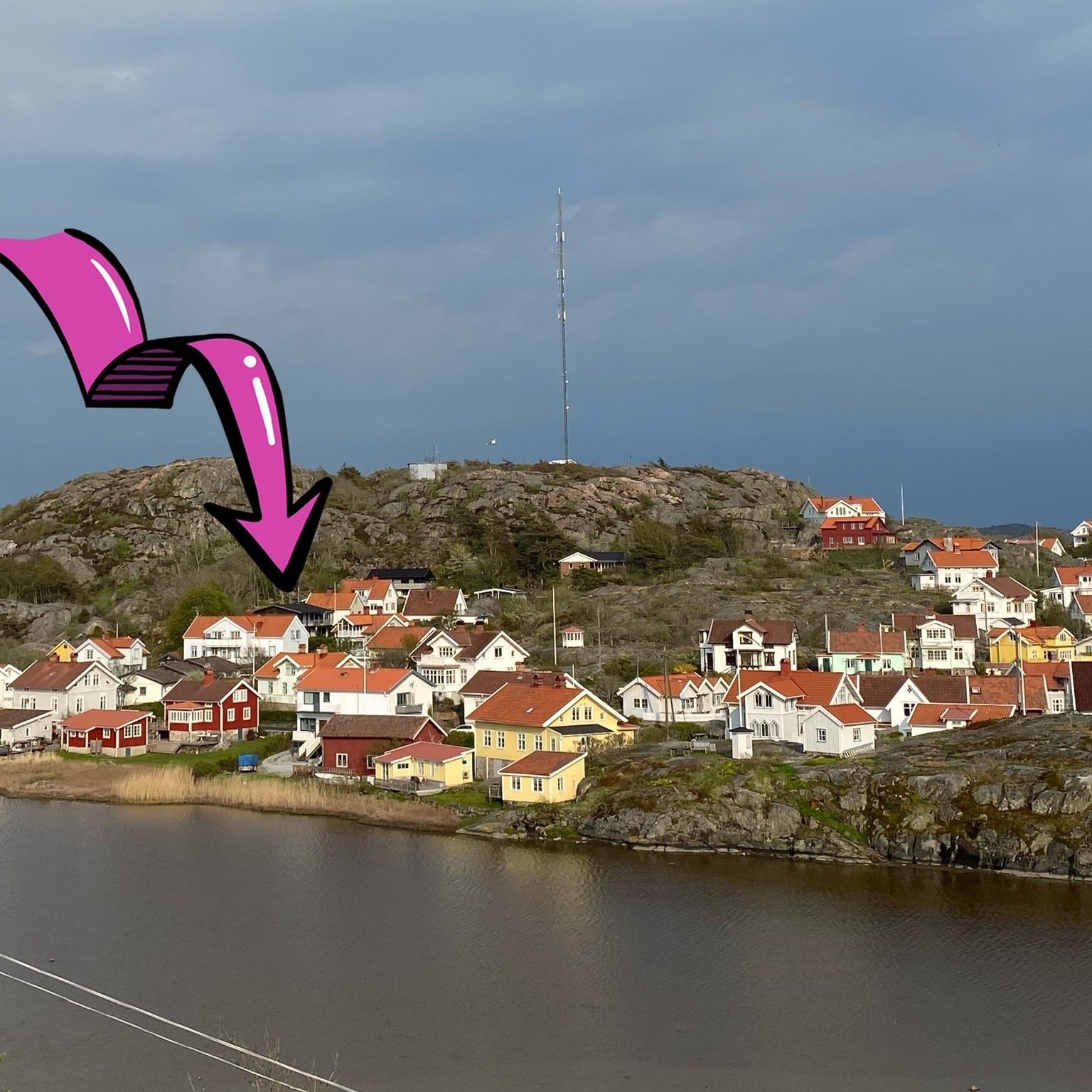 Rymlig övervåning i villa på Orust,Hälleviksstrand – bild 2 av 23
