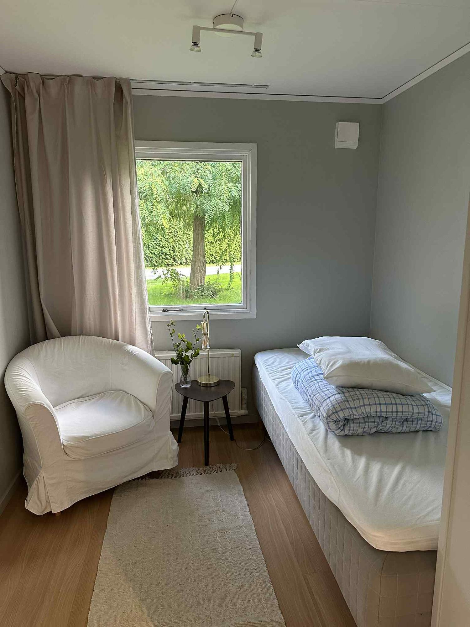 Skogsnära stuga i Ludvigsborg – bild 6 av 23