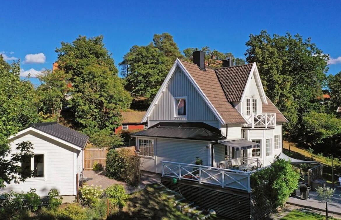 Sjönära villa i Saltsjöbaden – bild 18 av 18