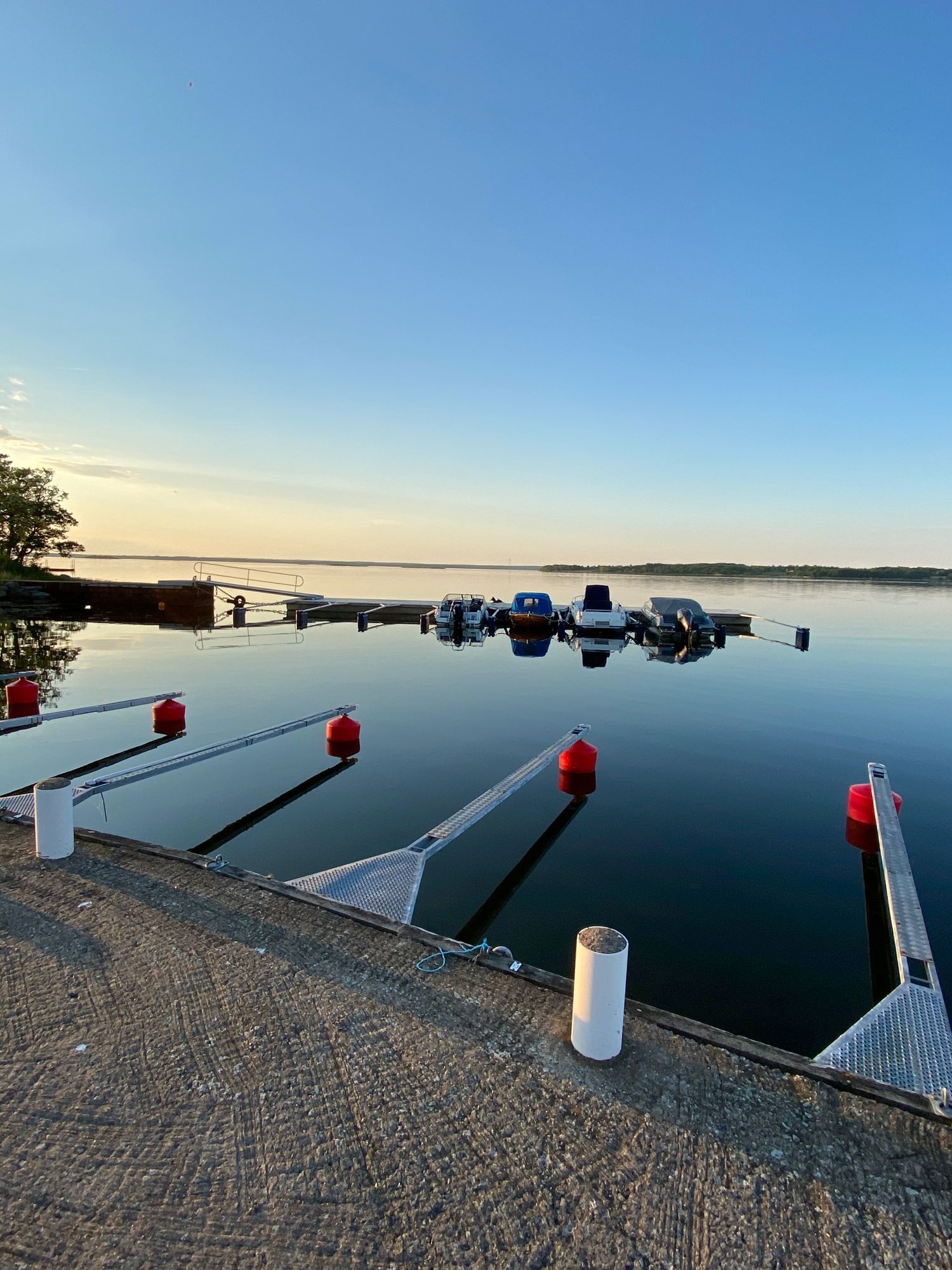 Fräsch stuga med havsutsikt på Sturkö – bild 17 av 19