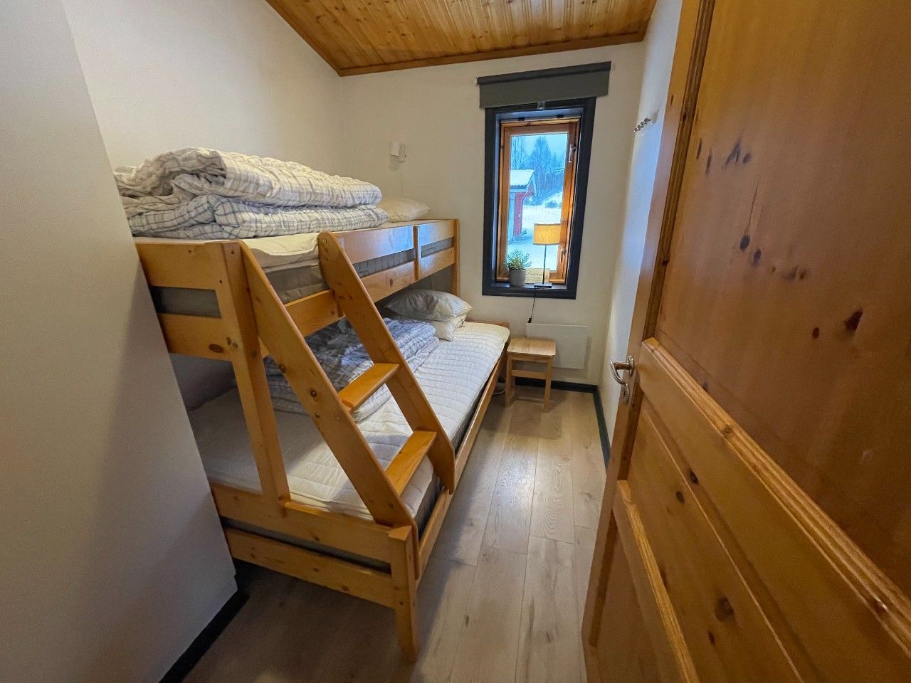 Stuga vid Klarälvens strand i Branäsbergets dal – bild 5 av 19