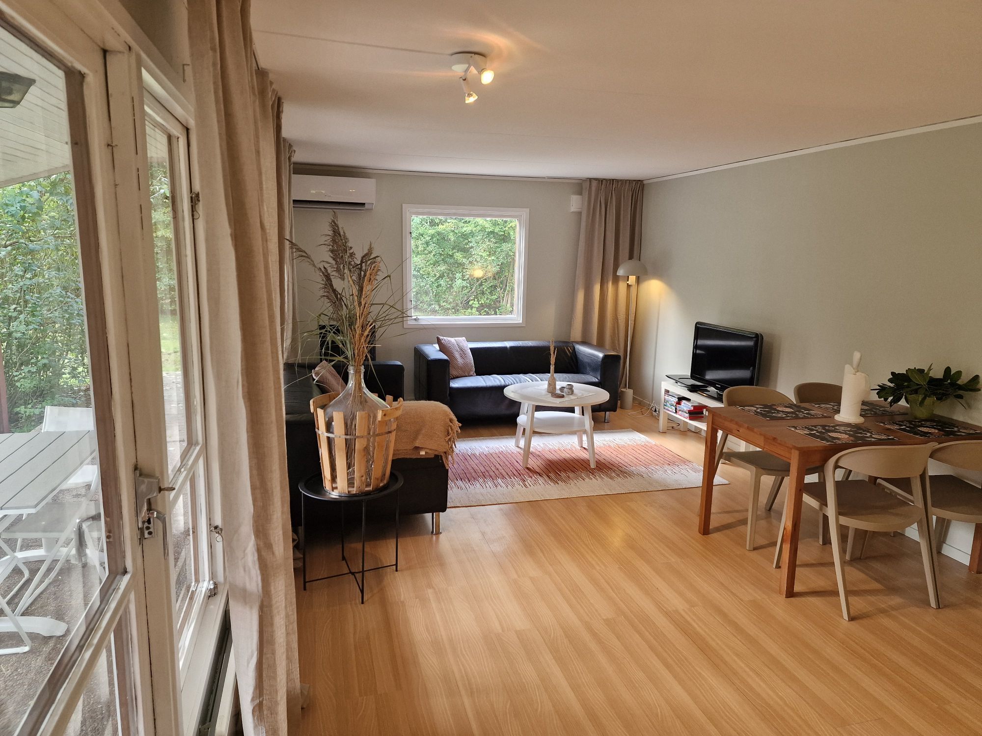 Skogsnära stuga i Ludvigsborg – bild 10 av 23