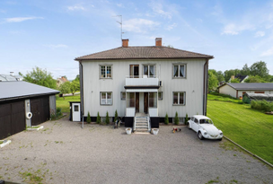 Stort hus nära sjö, 2t from Stockholm