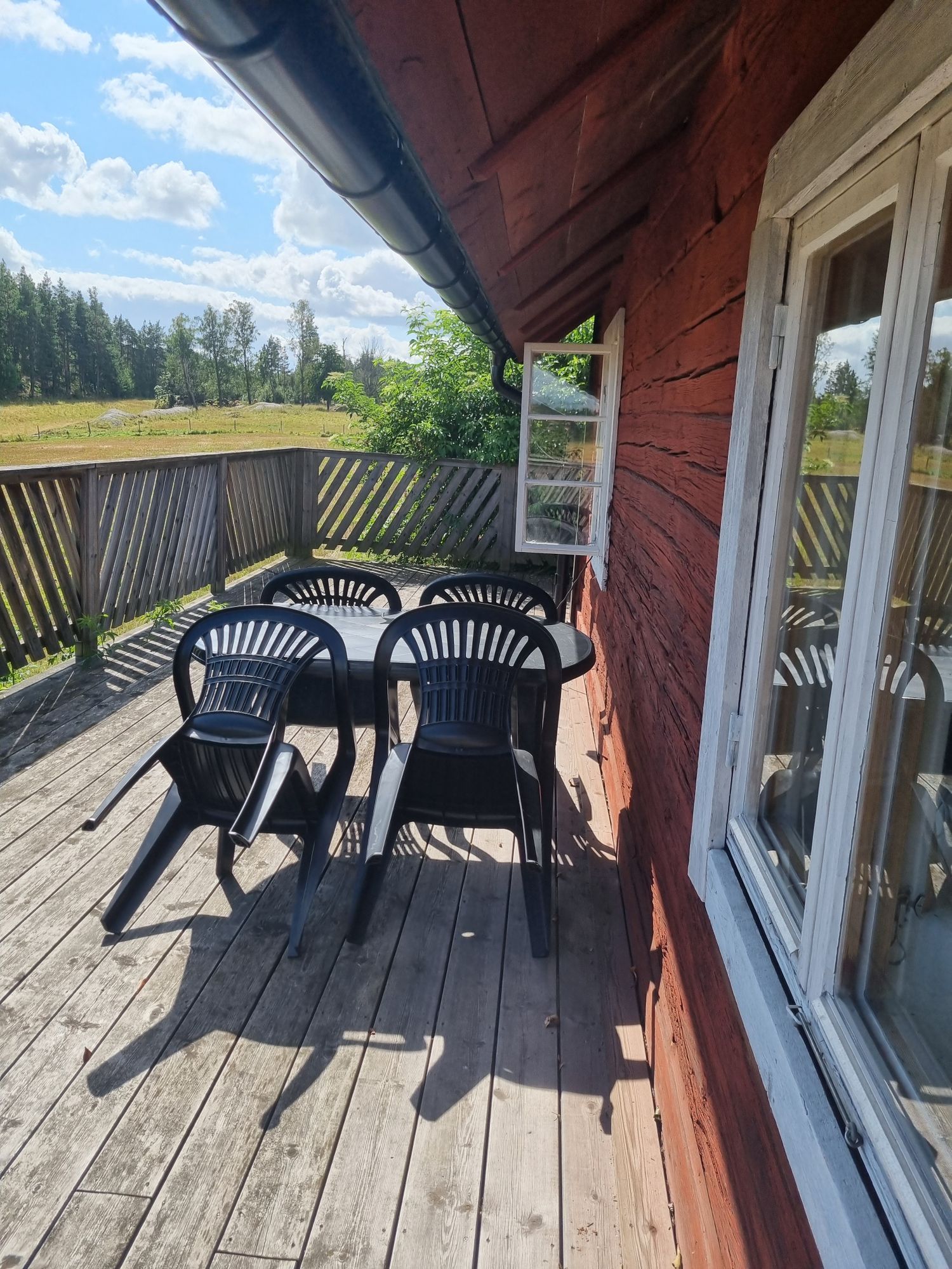 Vår lilla stuga. Hit kan hunden följa med – bild 8 av 22