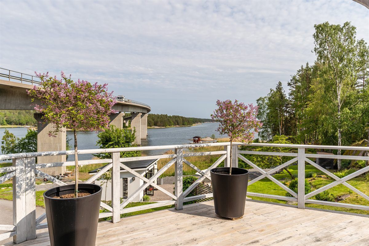 Vackert skärgårdshus med havstomt och egen badö – bild 9 av 24