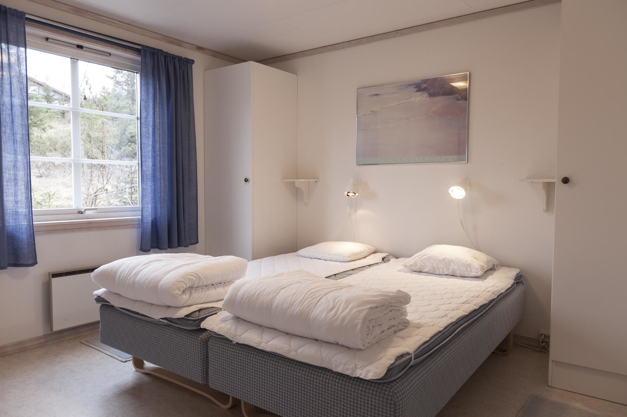 Kläppen. Fin 9 bädds stuga m utomhus jacuzzi. – bild 6 av 11