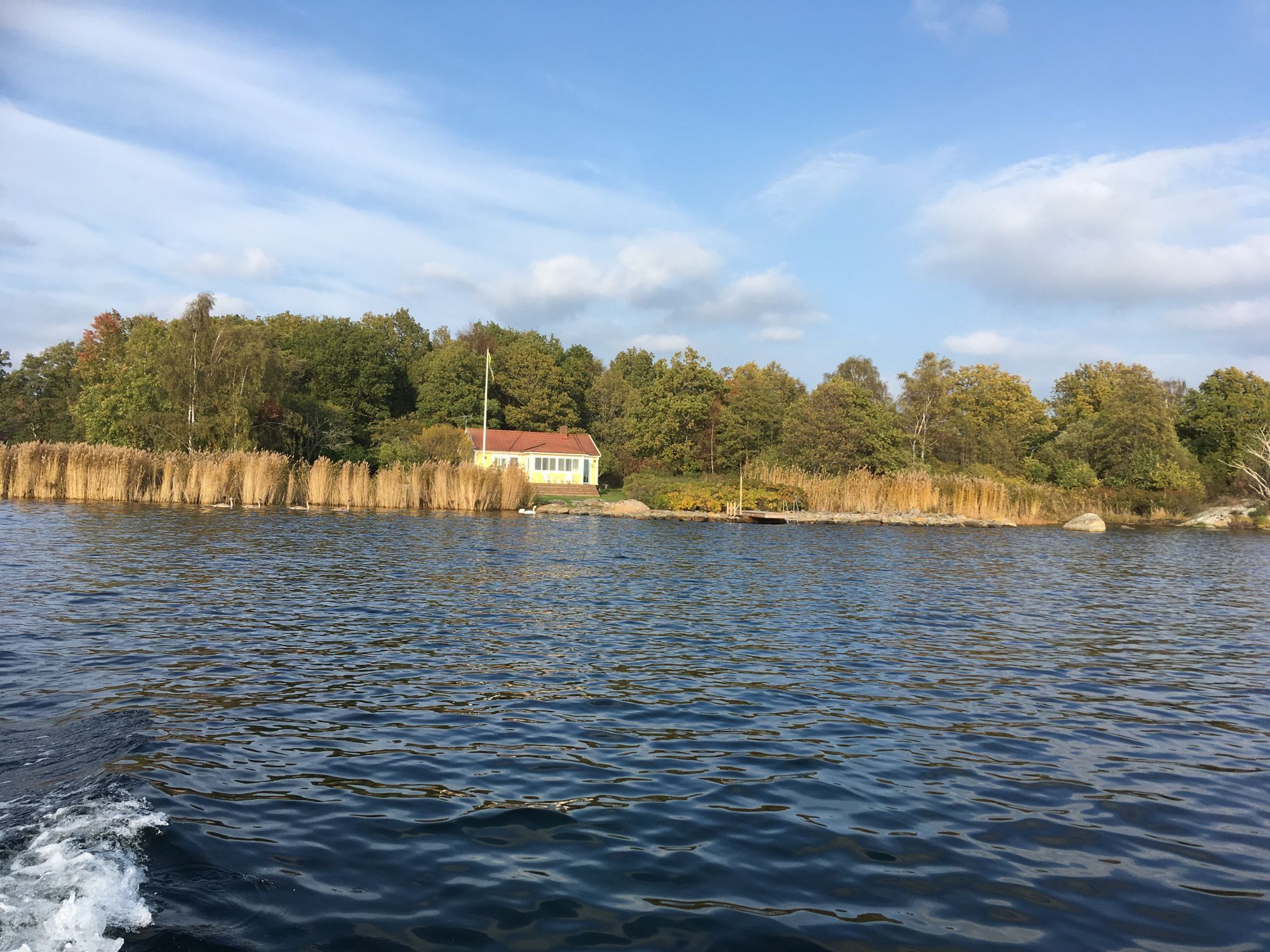 Hus med havstomt, egen badbrygga & panoramautsikt – bild 9 av 23