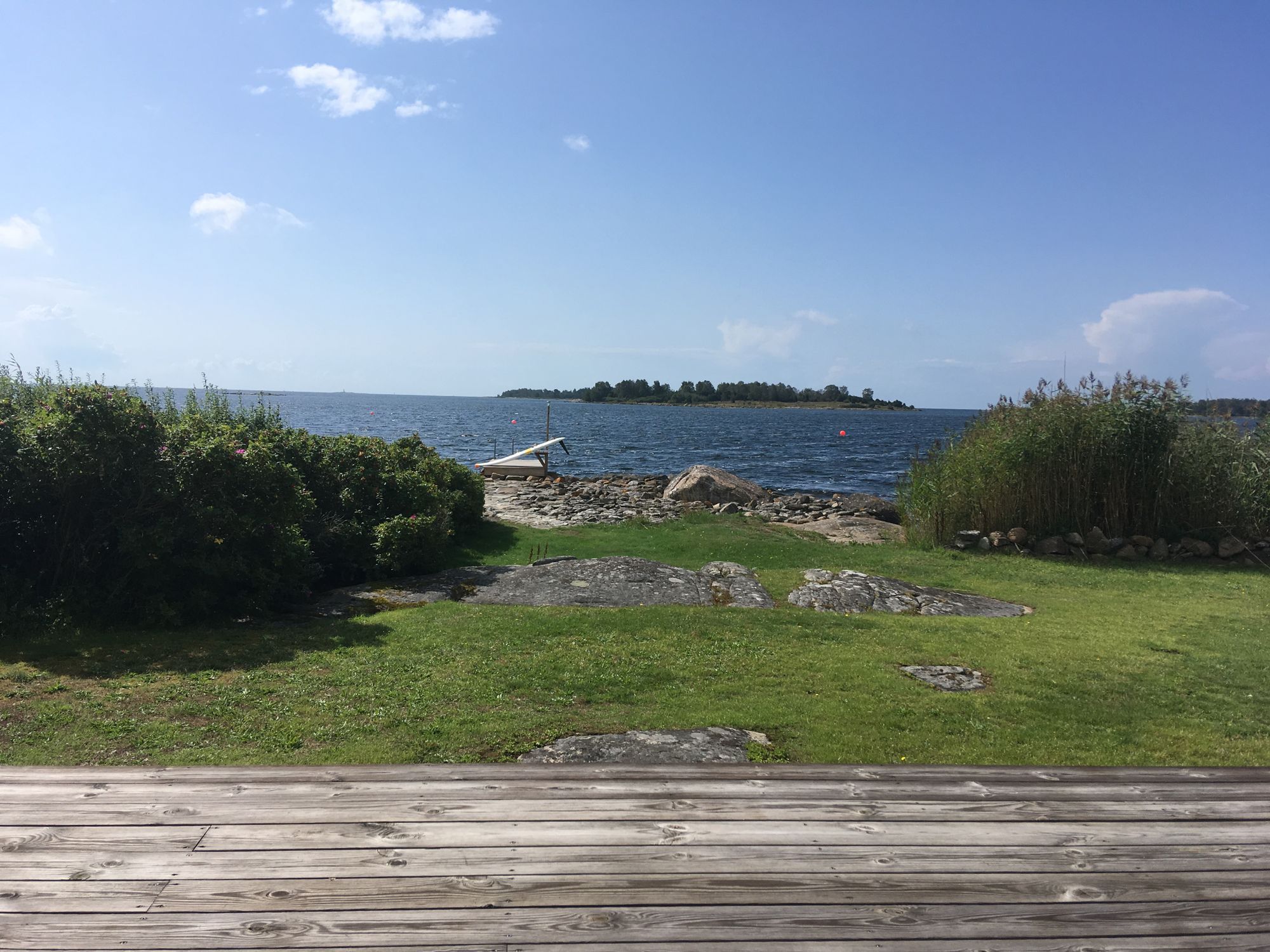 Hus med havstomt, egen badbrygga & panoramautsikt – bild 8 av 23