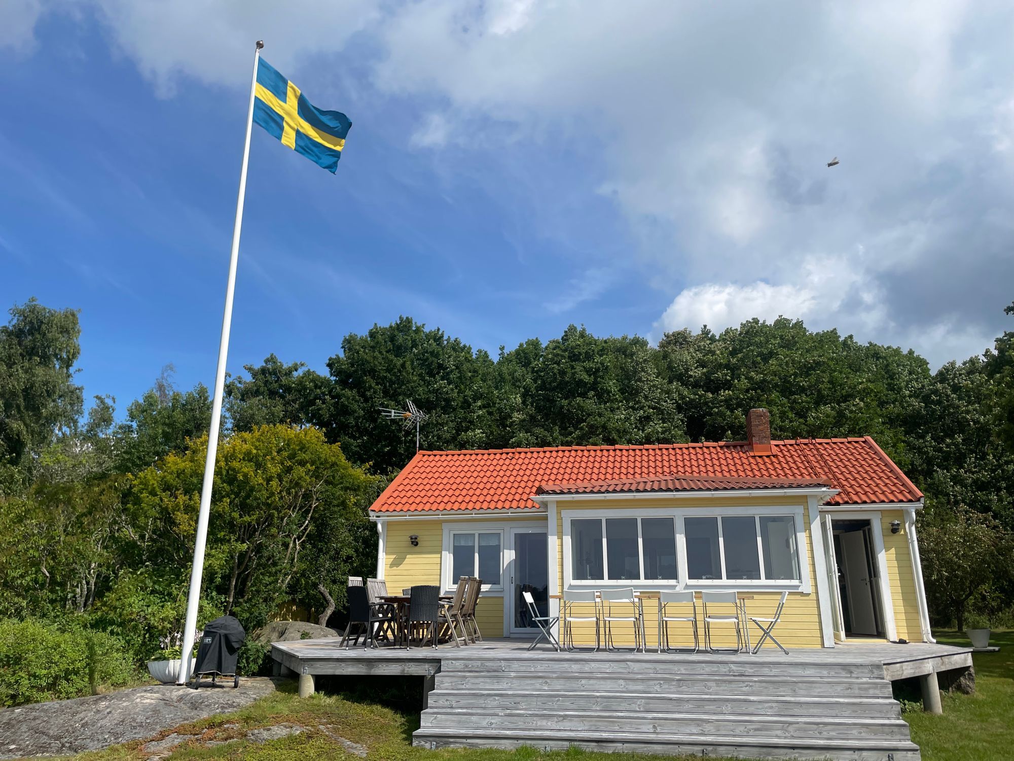 Hus med havstomt, egen badbrygga & panoramautsikt – bild 10 av 23