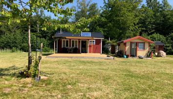 Stuga med egen brygga och badsjö Österlen