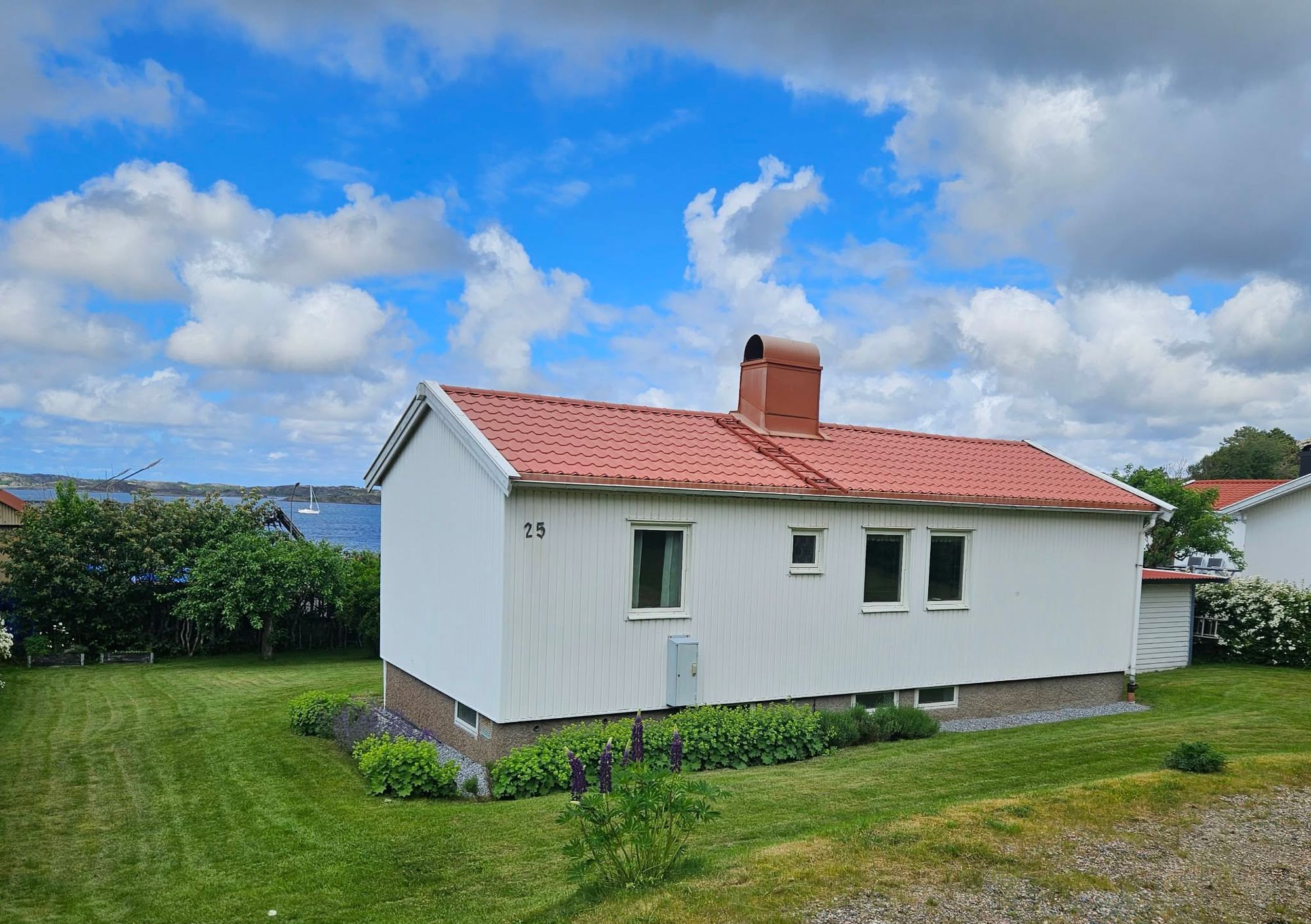Hus i Ellös med havsutsikt