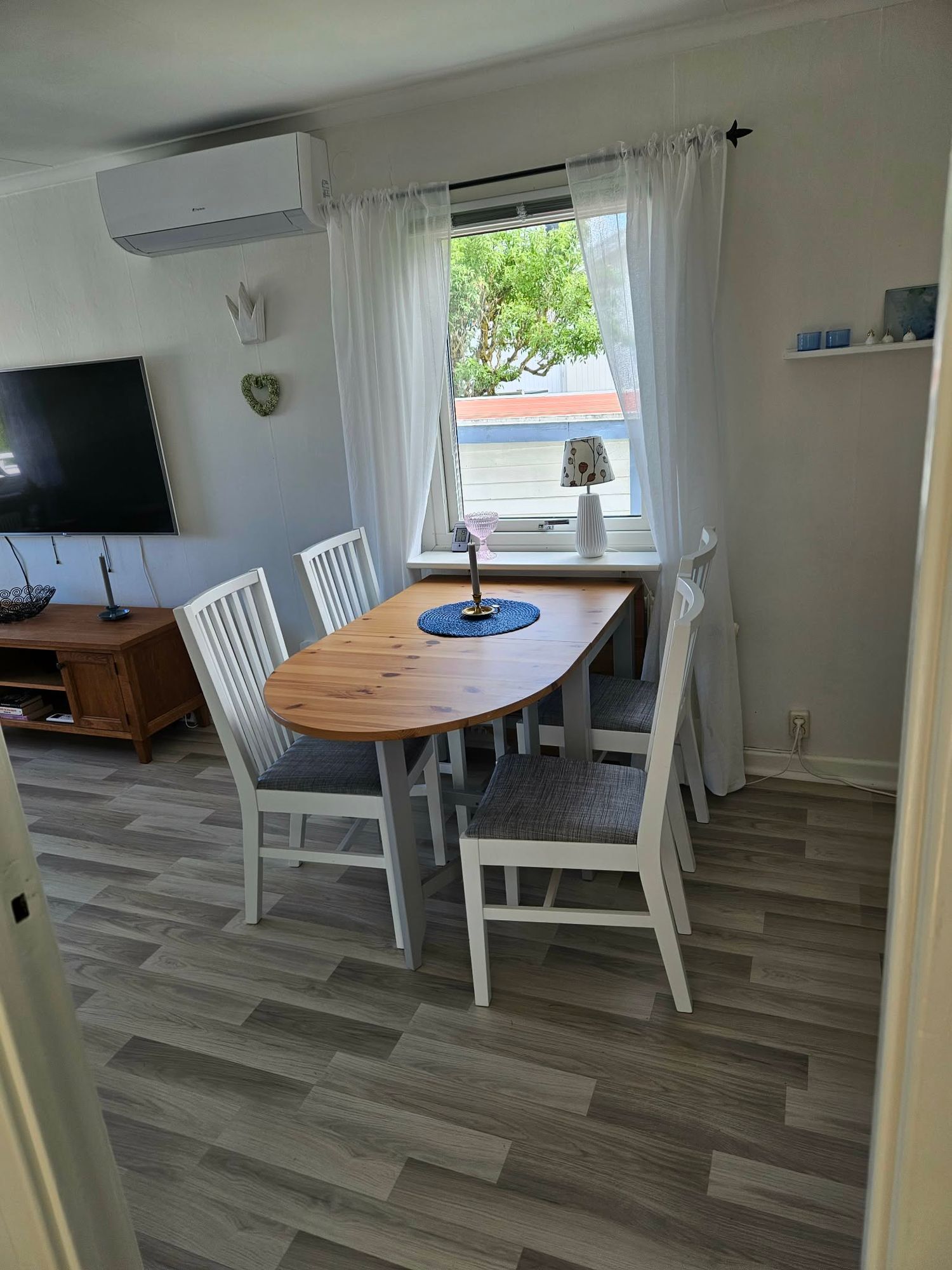 Hus i Ellös med havsutsikt – bild 10 av 16