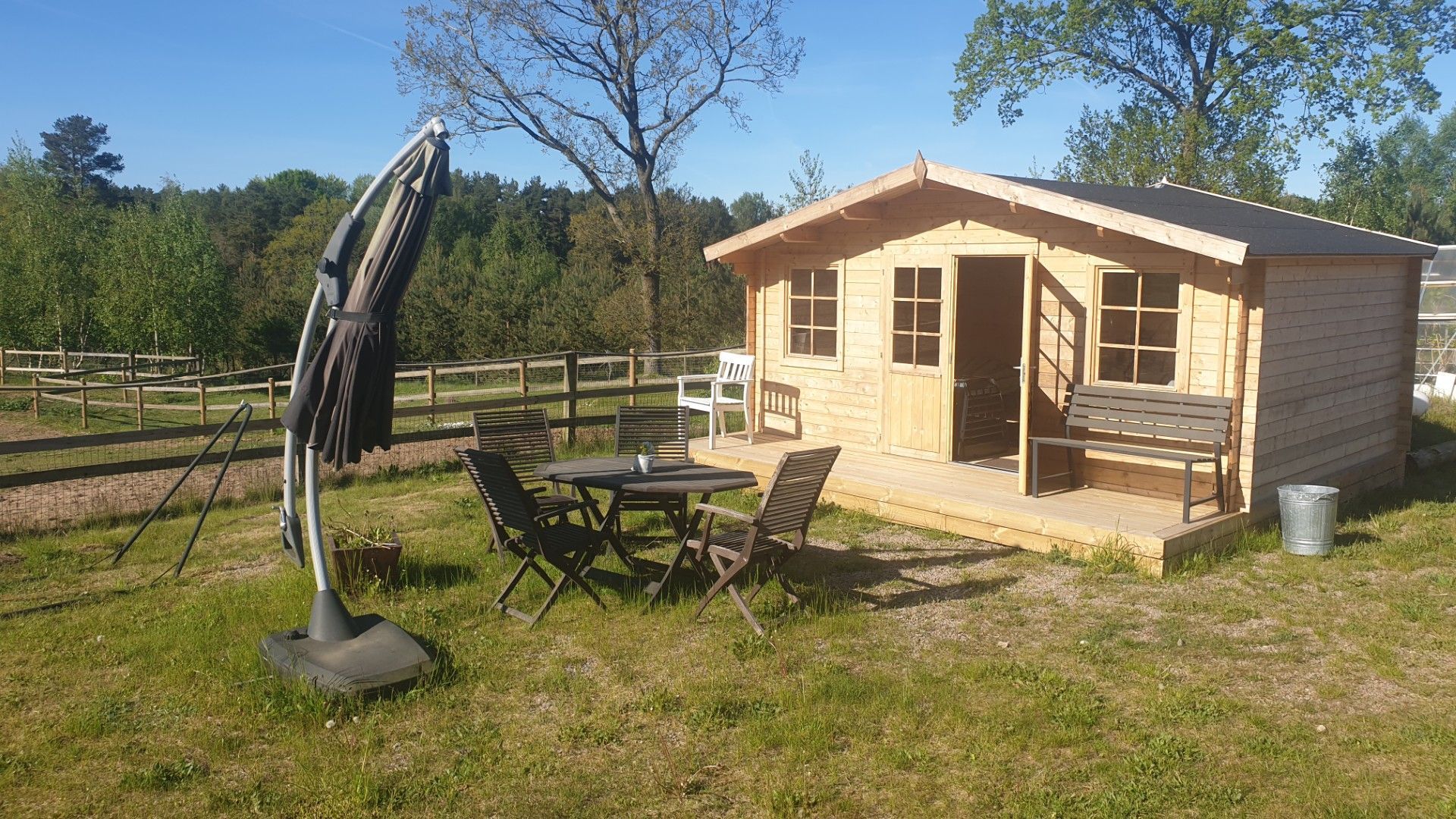 Mysig stuga i naturidyll – bild 5 av 17