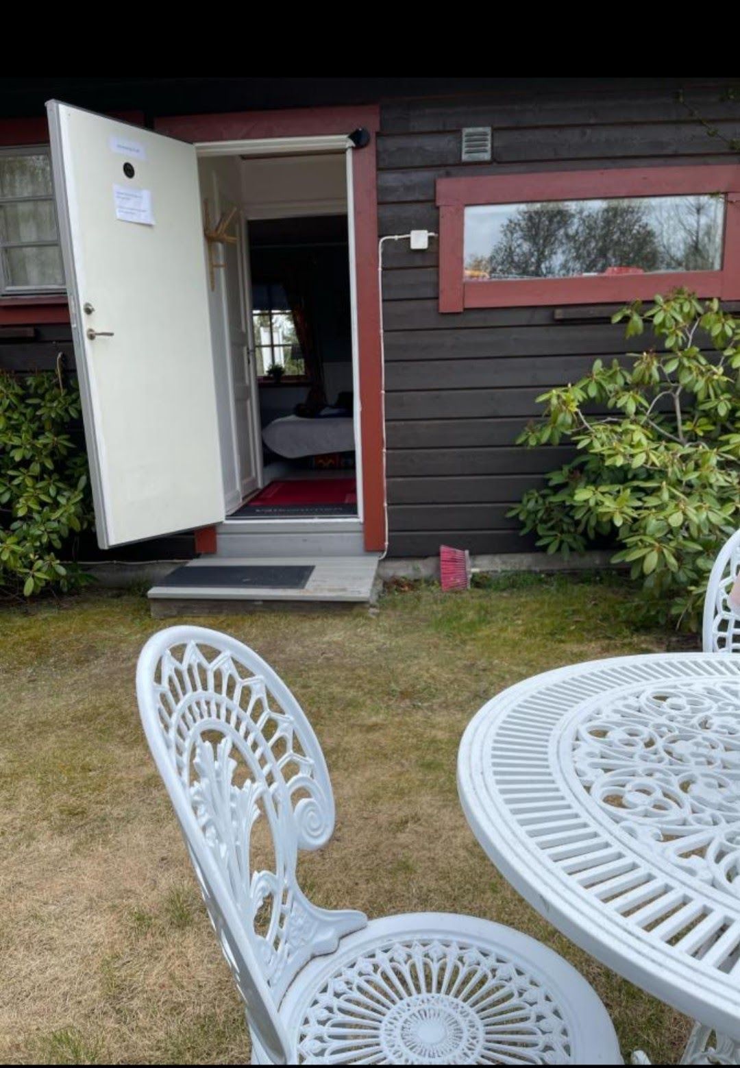 Stuga nära havet på Alnö, ej hundallergiker – bild 2 av 15