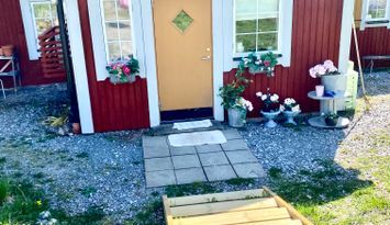 Historiskt 1700 tals torp idyll, vid vattnet.