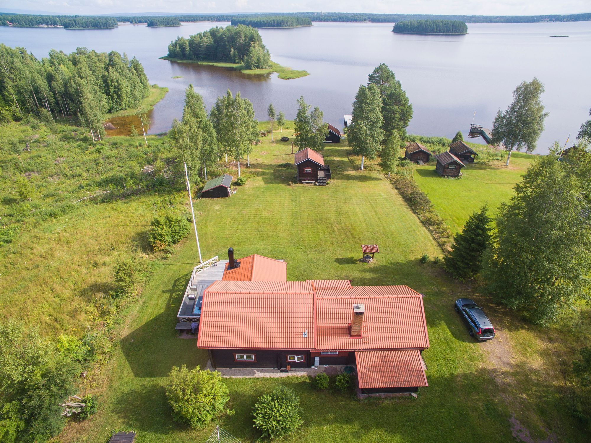 Charmig stuga vid vattnet i Gesunda – bild 13 av 24