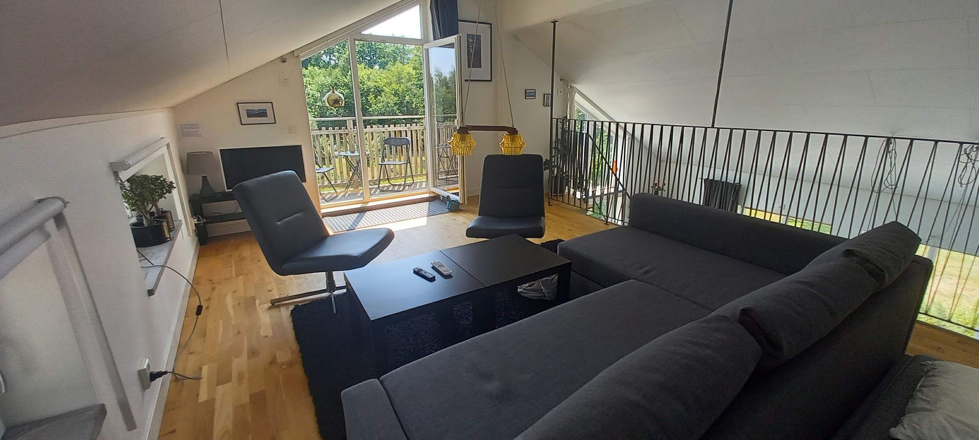 Modernt hus mitt i Blekinge med närhet till havet – bild 12 av 19