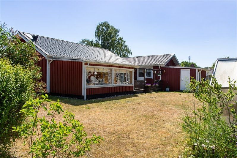 Fullt utrustad stuga med närhet till havet – bild 3 av 24