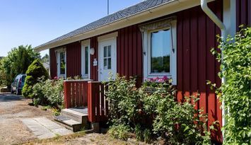 Fullt utrustad stuga med närhet till havet