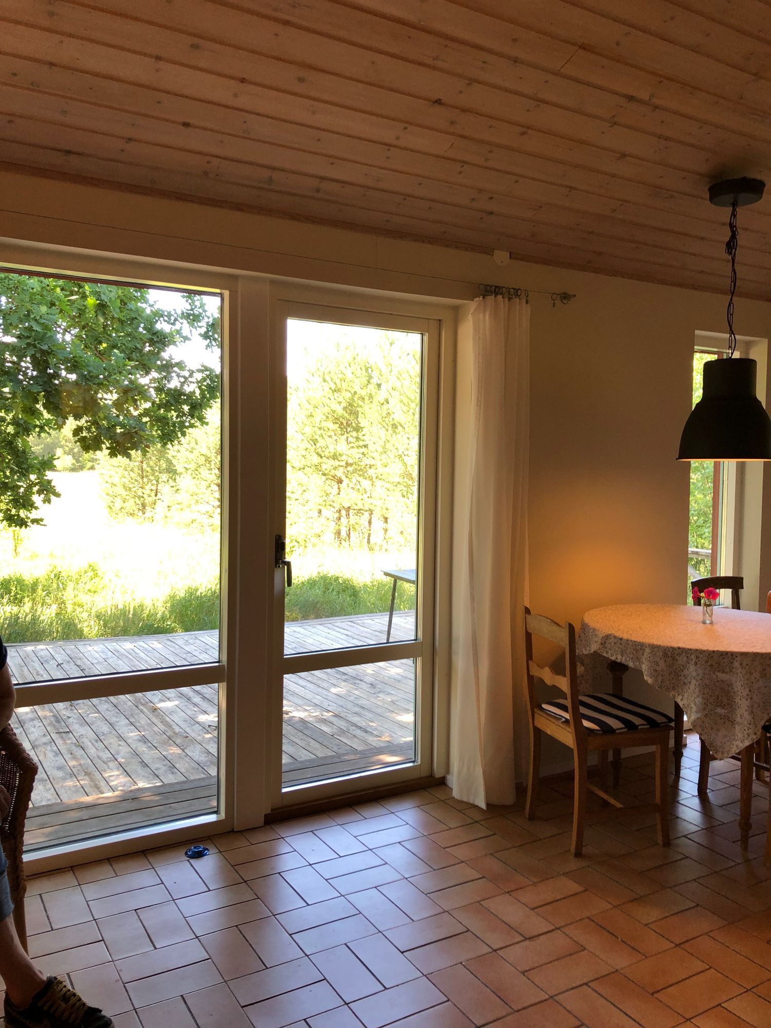 Fin stuga på landet, ändå nära till aktiviteter. – bild 6 av 12