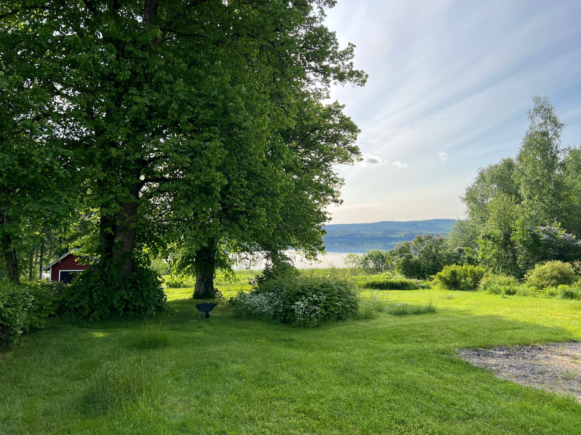Hus med sjöutsikt i vackra Grangärde – bild 2 av 11